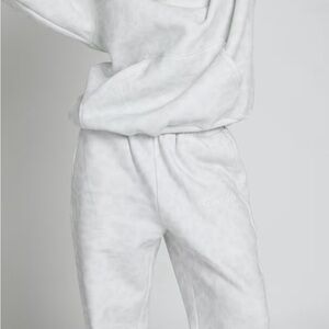 Women's sweat pants/snow leopard